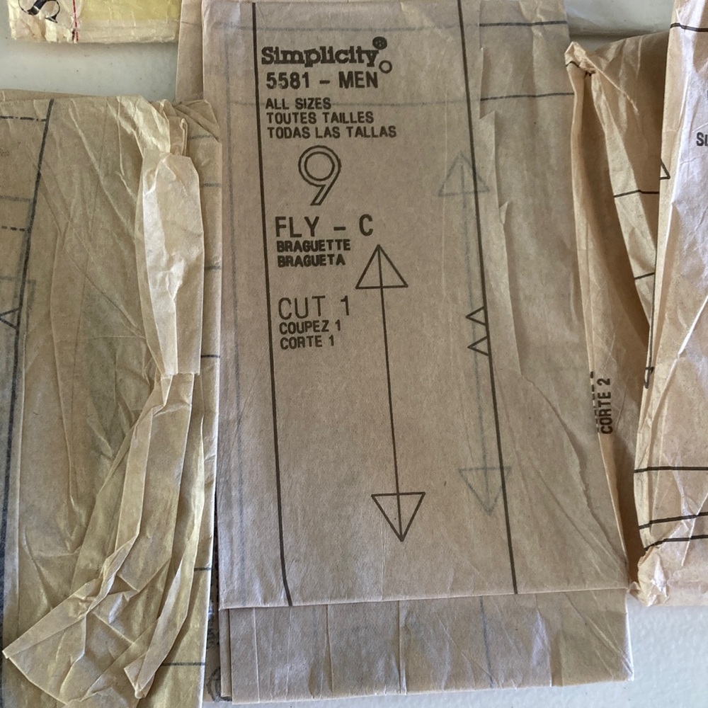 7 Vintage Dress Patterns + 4 Mystery Unpackaged Patterns - Picture 10 of 12